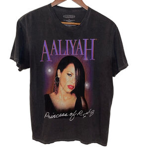 Y2K VTG Aaliyah Graphic Tee Princess of R&B Black Lg Short Sleeve Tee Distressed